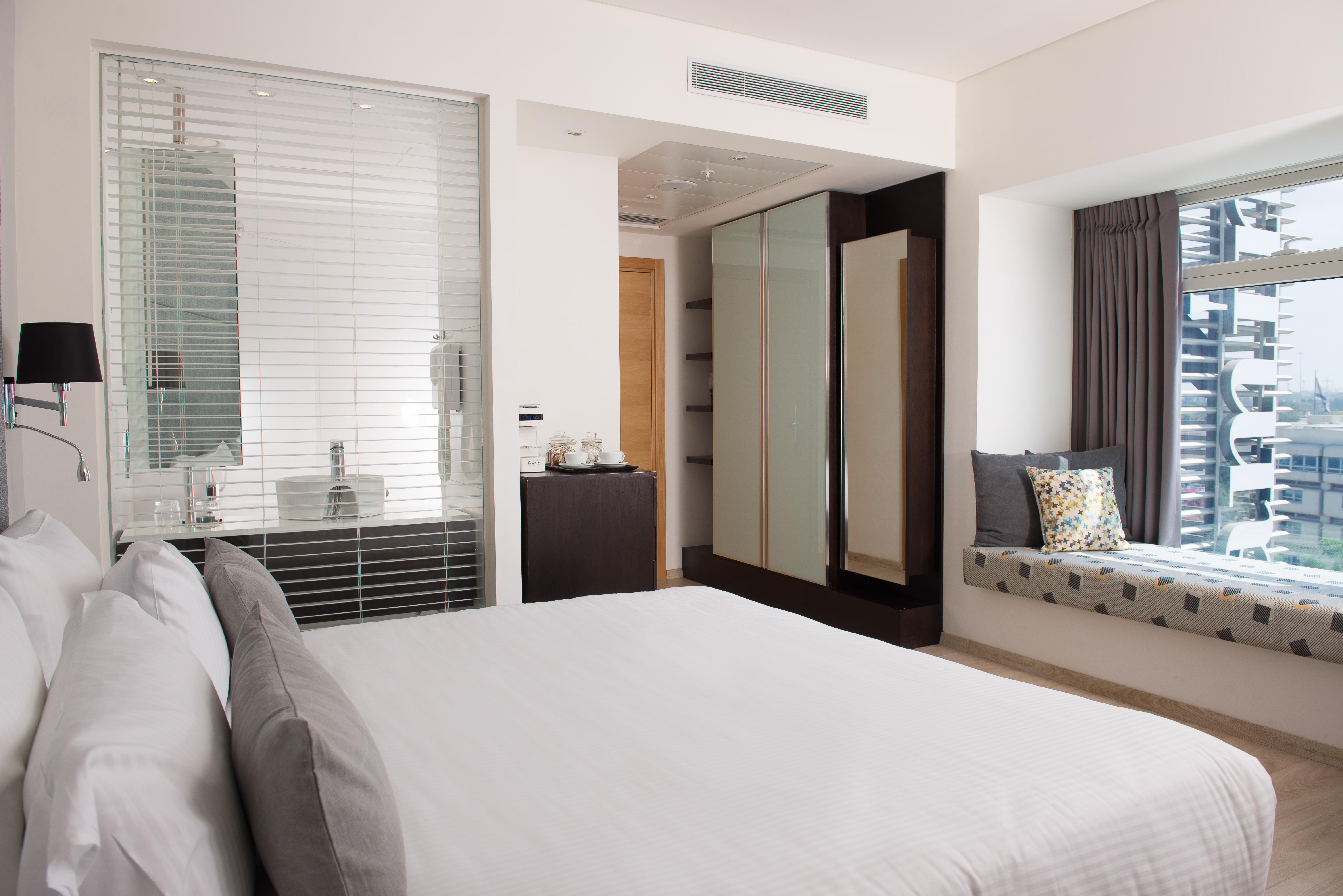 Benjamin Business Hotel Herzelia Buitenkant foto
