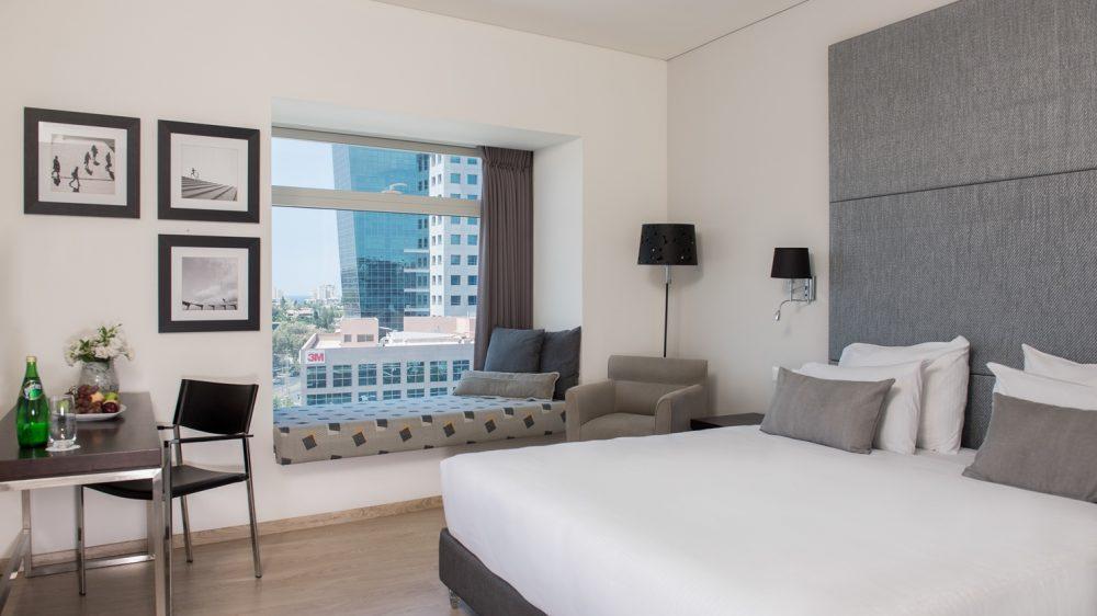 Benjamin Business Hotel Herzelia Buitenkant foto