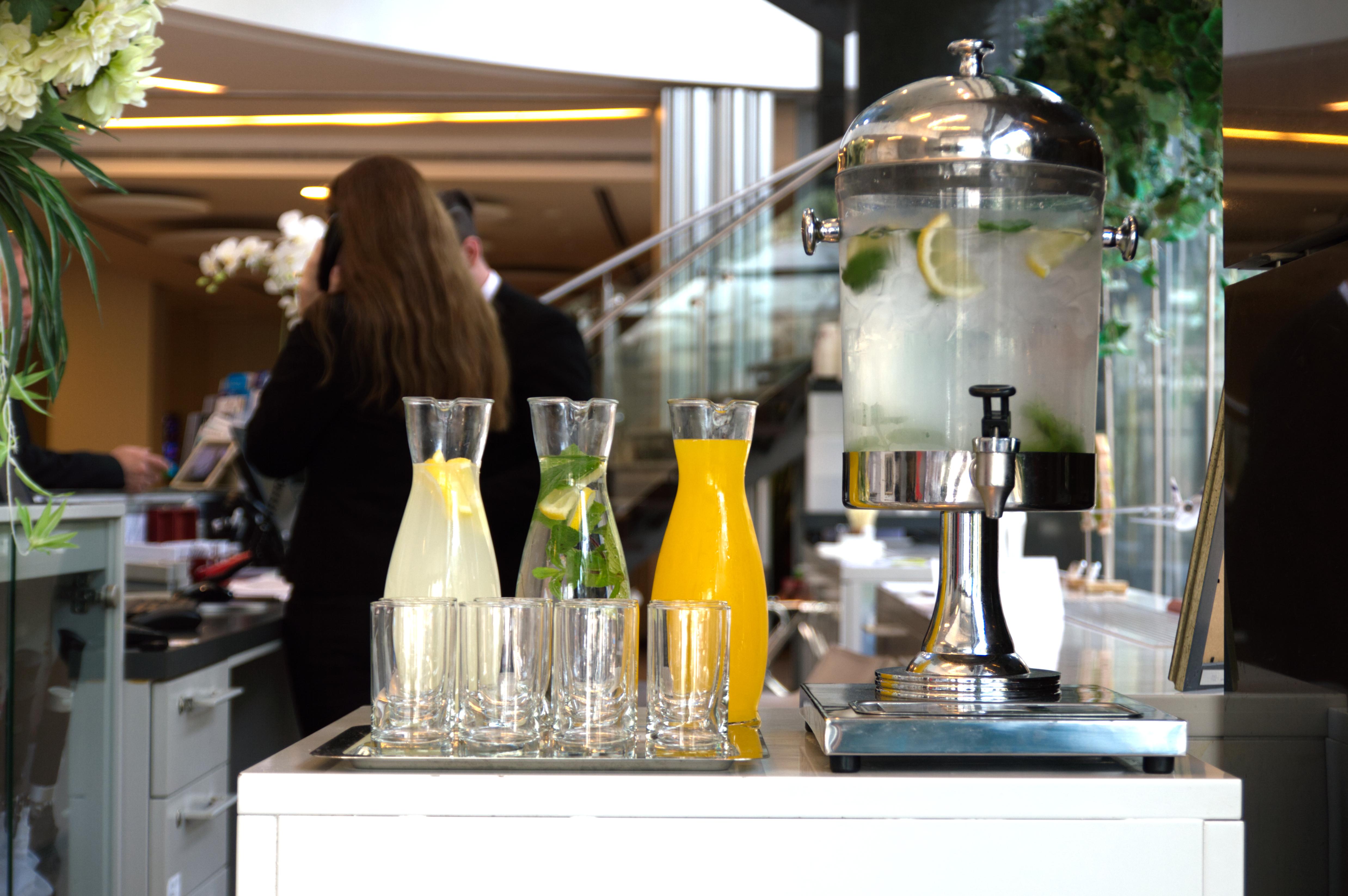 Benjamin Business Hotel Herzelia Buitenkant foto