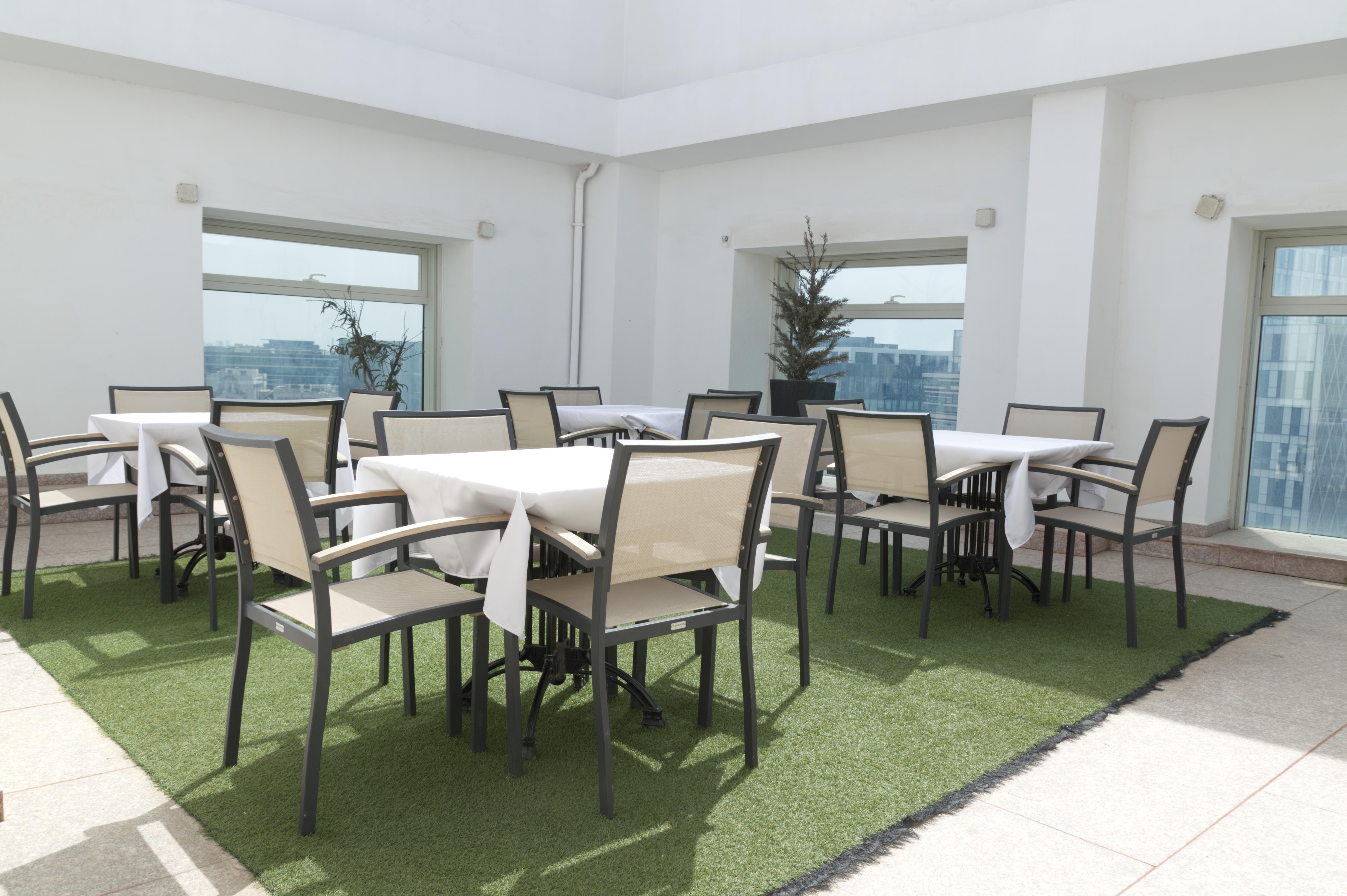 Benjamin Business Hotel Herzelia Buitenkant foto