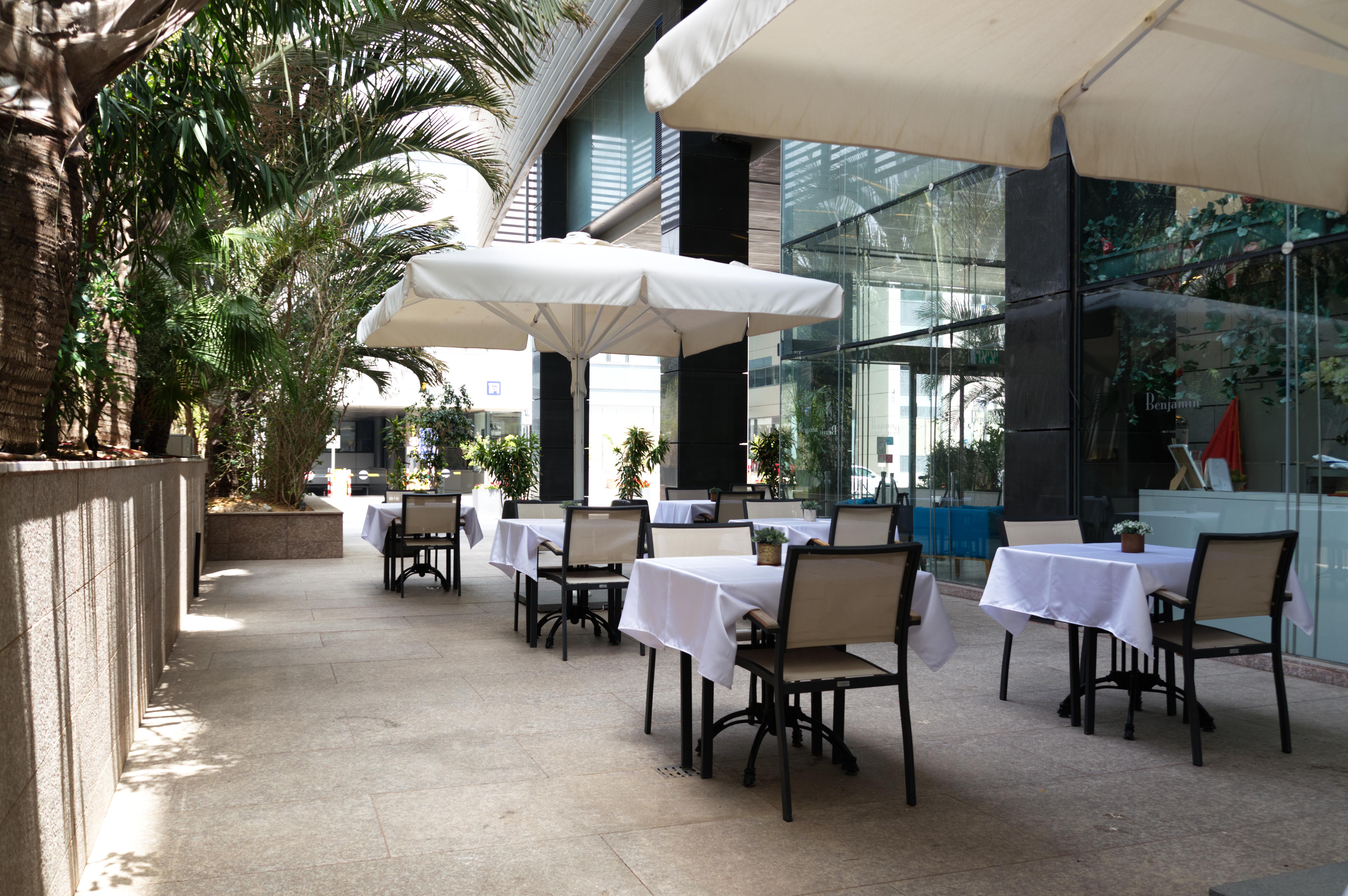Benjamin Business Hotel Herzelia Buitenkant foto