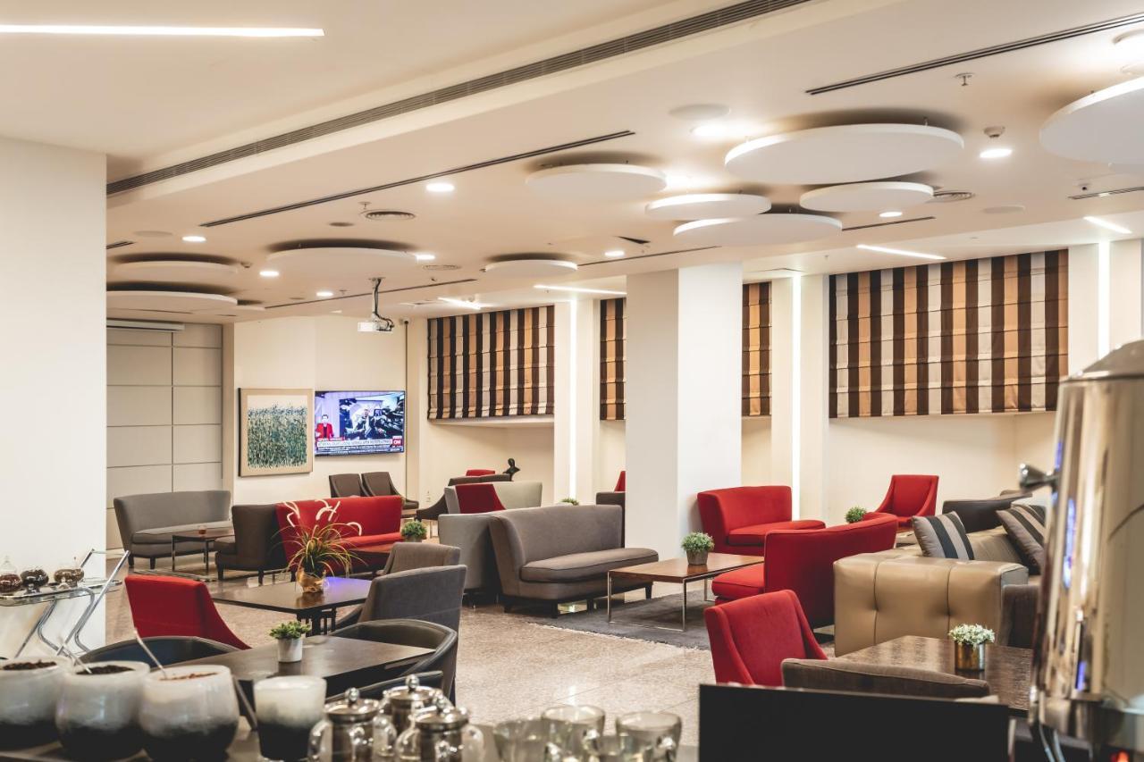 Benjamin Business Hotel Herzelia Buitenkant foto