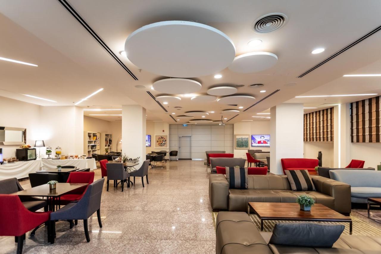 Benjamin Business Hotel Herzelia Buitenkant foto
