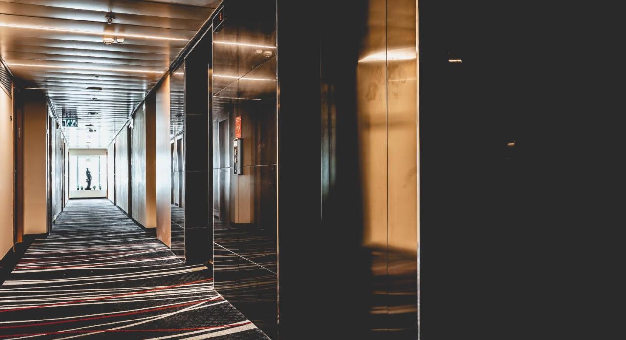 Benjamin Business Hotel Herzelia Buitenkant foto