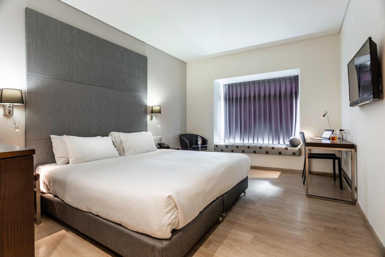 Benjamin Business Hotel Herzelia Buitenkant foto