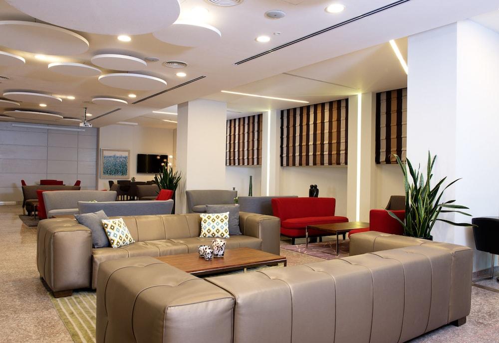 Benjamin Business Hotel Herzelia Buitenkant foto