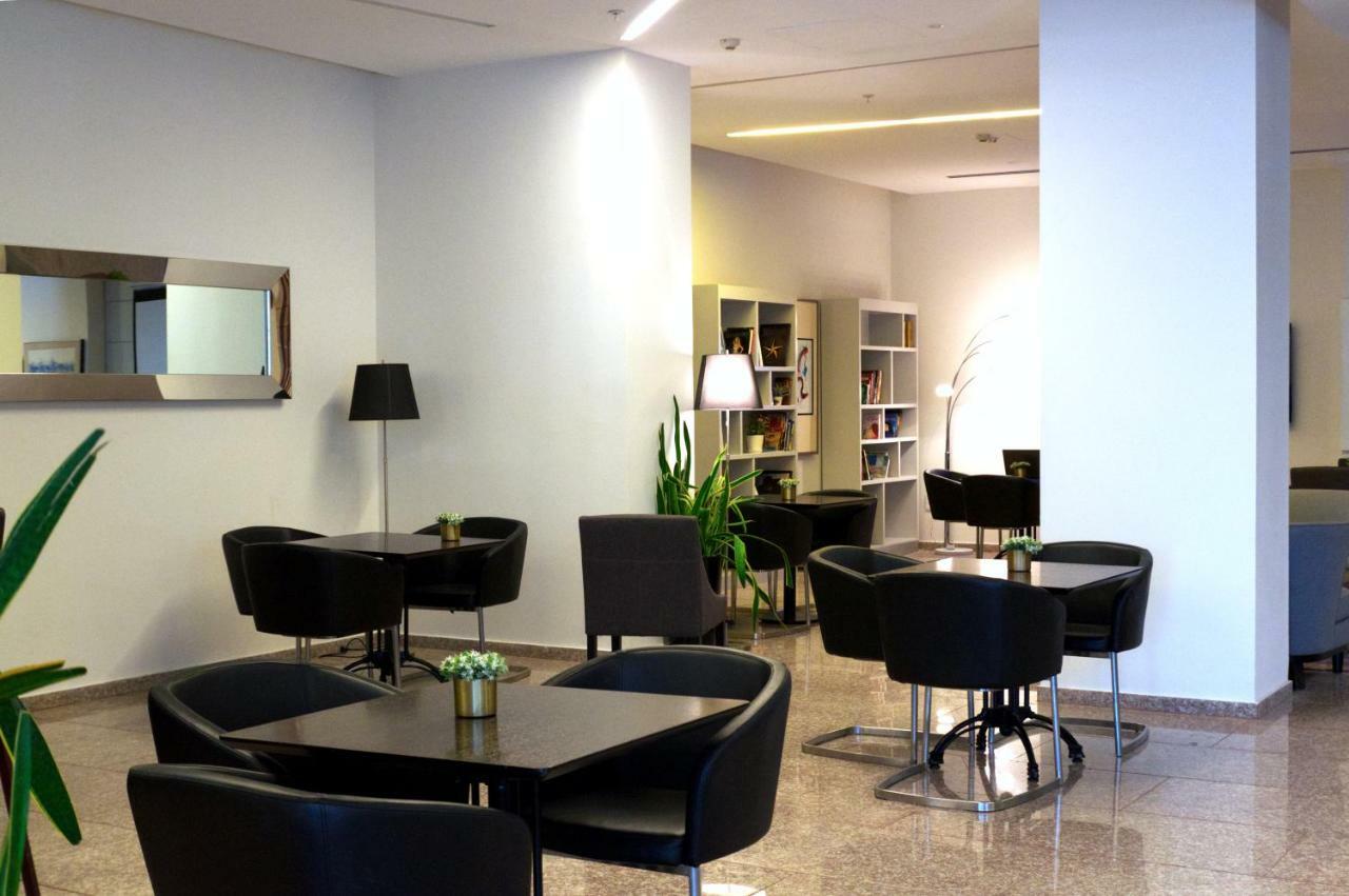 Benjamin Business Hotel Herzelia Buitenkant foto